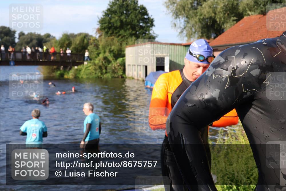 31.08.2025 - Elbe Triathlon Hamburg Luisa Fischer http://msf.ph/oto/8675757 31.08.2025 09:00:22 Schwimmen 456, 490 meine-sportfotos.de