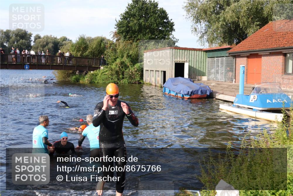 31.08.2025 - Elbe Triathlon Hamburg Luisa Fischer http://msf.ph/oto/8675766 31.08.2025 09:00:39 Schwimmen 393, 424 meine-sportfotos.de