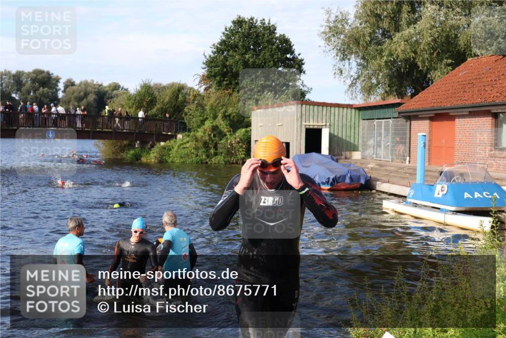 31.08.2025 - Elbe Triathlon Hamburg Luisa Fischer http://msf.ph/oto/8675771 31.08.2025 09:00:40 Schwimmen 393, 424 meine-sportfotos.de