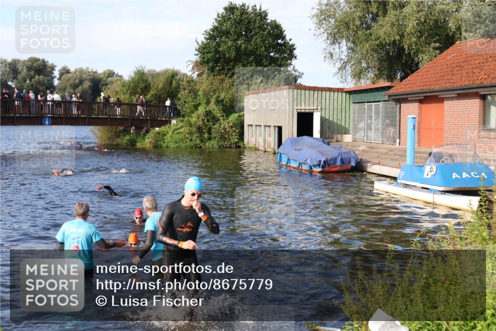 31.08.2025 - Elbe Triathlon Hamburg Luisa Fischer http://msf.ph/oto/8675779 31.08.2025 09:00:42 Schwimmen 393, 403, 424, 489 meine-sportfotos.de