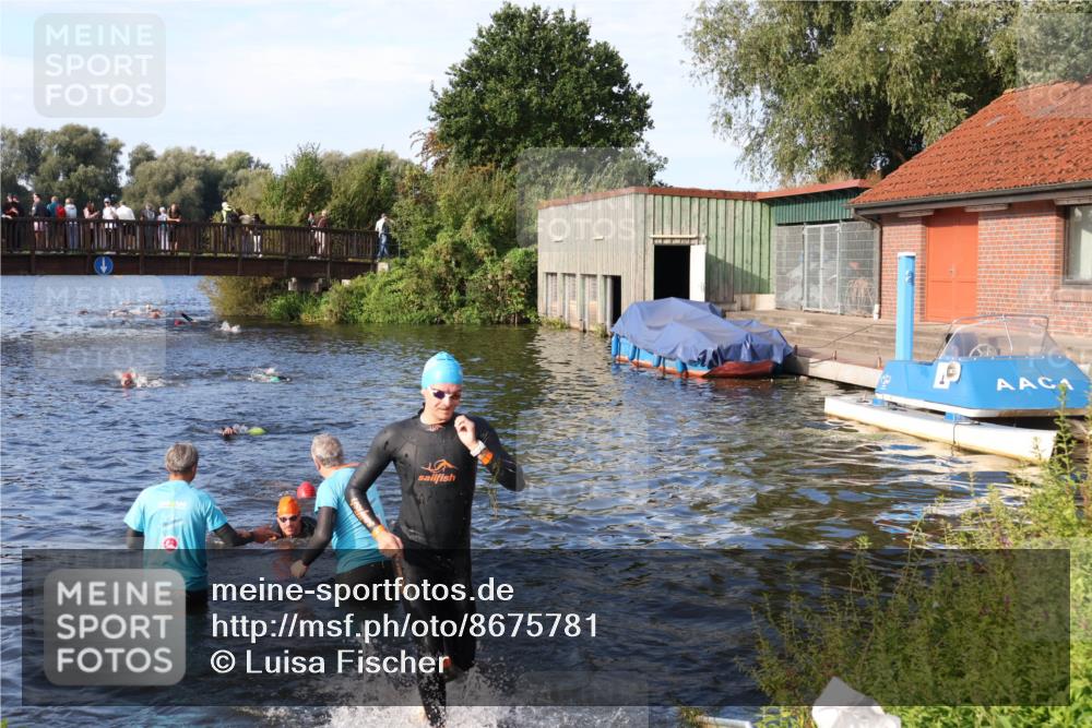 31.08.2025 - Elbe Triathlon Hamburg Luisa Fischer http://msf.ph/oto/8675781 31.08.2025 09:00:42 Schwimmen 393, 403, 424, 489 meine-sportfotos.de