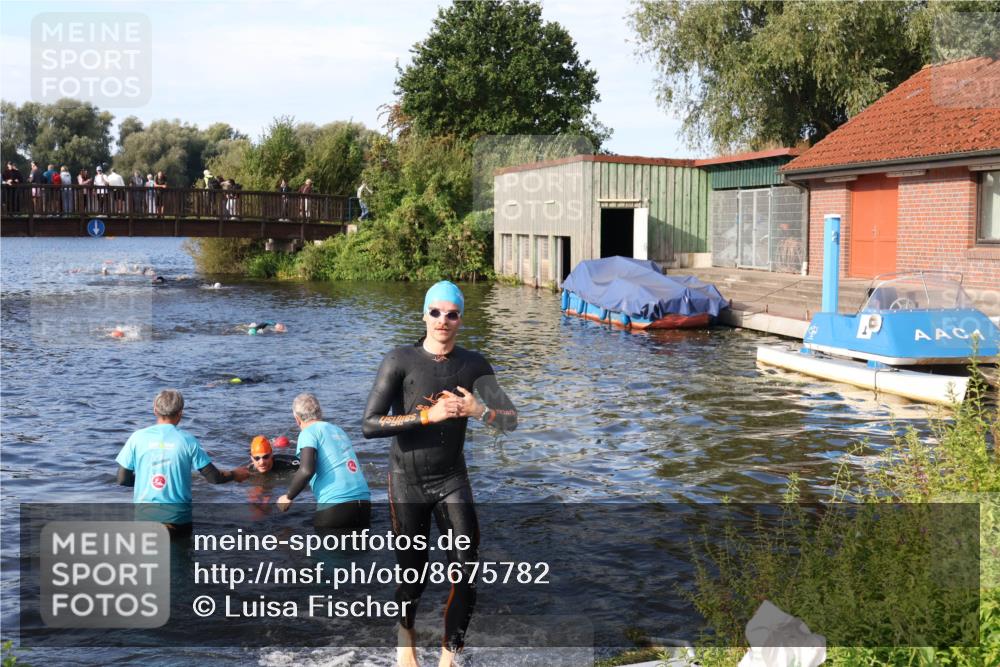 31.08.2025 - Elbe Triathlon Hamburg Luisa Fischer http://msf.ph/oto/8675782 31.08.2025 09:00:42 Schwimmen 393, 403, 424, 489 meine-sportfotos.de