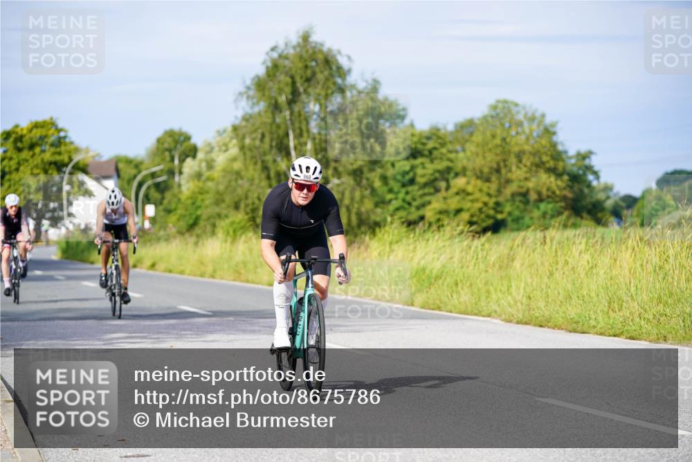 31.08.2025 - Elbe Triathlon Hamburg Michael Burmester http://msf.ph/oto/8675786 31.08.2025 10:21:34 Radfahren 736, 907, 933, 957, 960, 986 meine-sportfotos.de