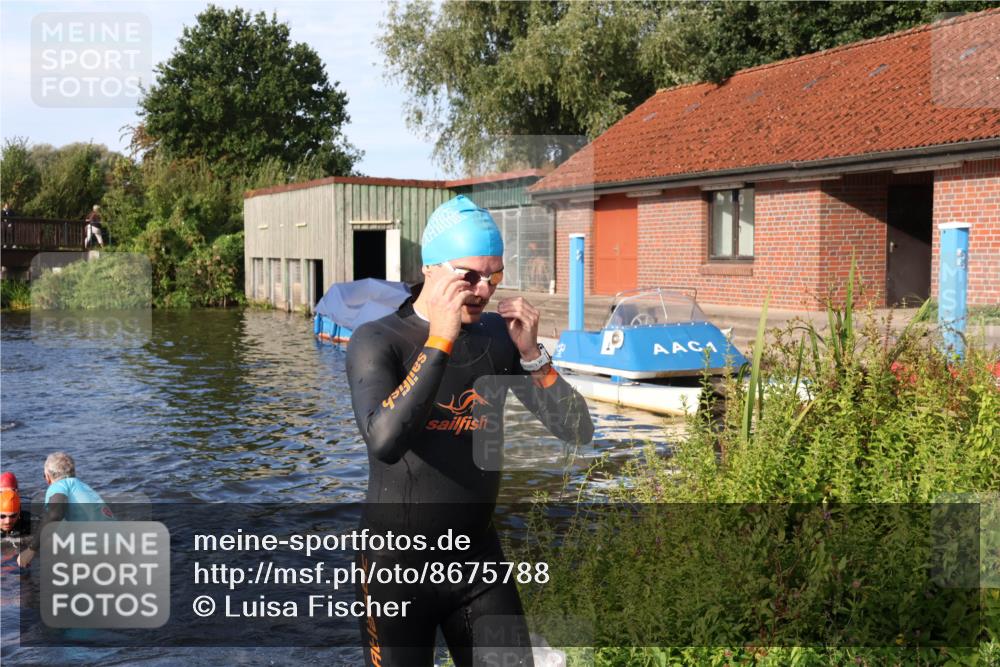 31.08.2025 - Elbe Triathlon Hamburg Luisa Fischer http://msf.ph/oto/8675788 31.08.2025 09:00:44 Schwimmen 393, 403, 424, 489 meine-sportfotos.de