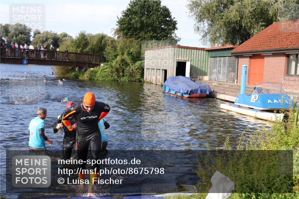 31.08.2025 - Elbe Triathlon Hamburg Luisa Fischer http://msf.ph/oto/8675798 31.08.2025 09:00:50 Schwimmen 403, 414, 489 meine-sportfotos.de