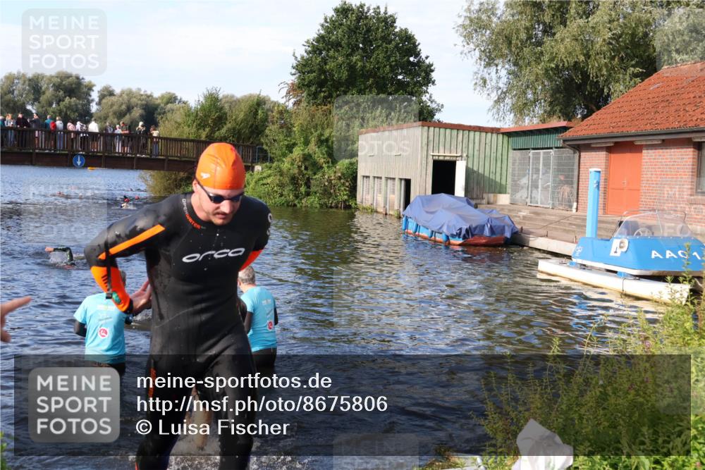 31.08.2025 - Elbe Triathlon Hamburg Luisa Fischer http://msf.ph/oto/8675806 31.08.2025 09:00:51 Schwimmen 403, 414, 489 meine-sportfotos.de