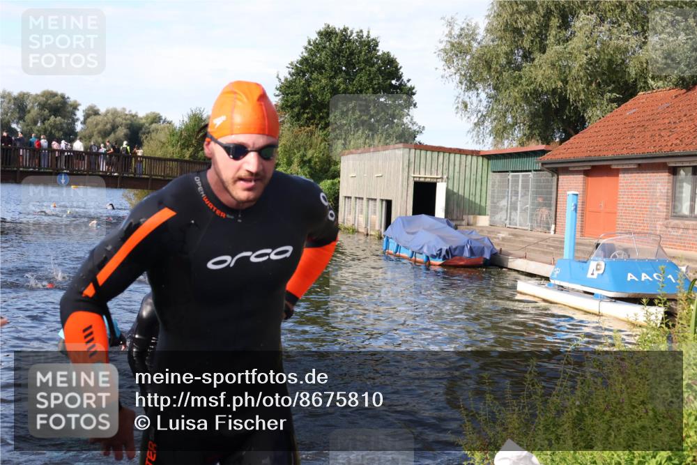 31.08.2025 - Elbe Triathlon Hamburg Luisa Fischer http://msf.ph/oto/8675810 31.08.2025 09:00:52 Schwimmen 403, 414, 489 meine-sportfotos.de