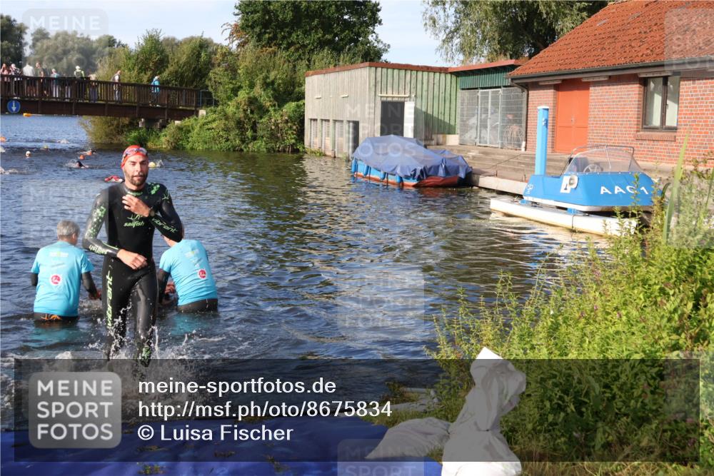 31.08.2025 - Elbe Triathlon Hamburg Luisa Fischer http://msf.ph/oto/8675834 31.08.2025 09:01:06 Schwimmen 471, 514 meine-sportfotos.de