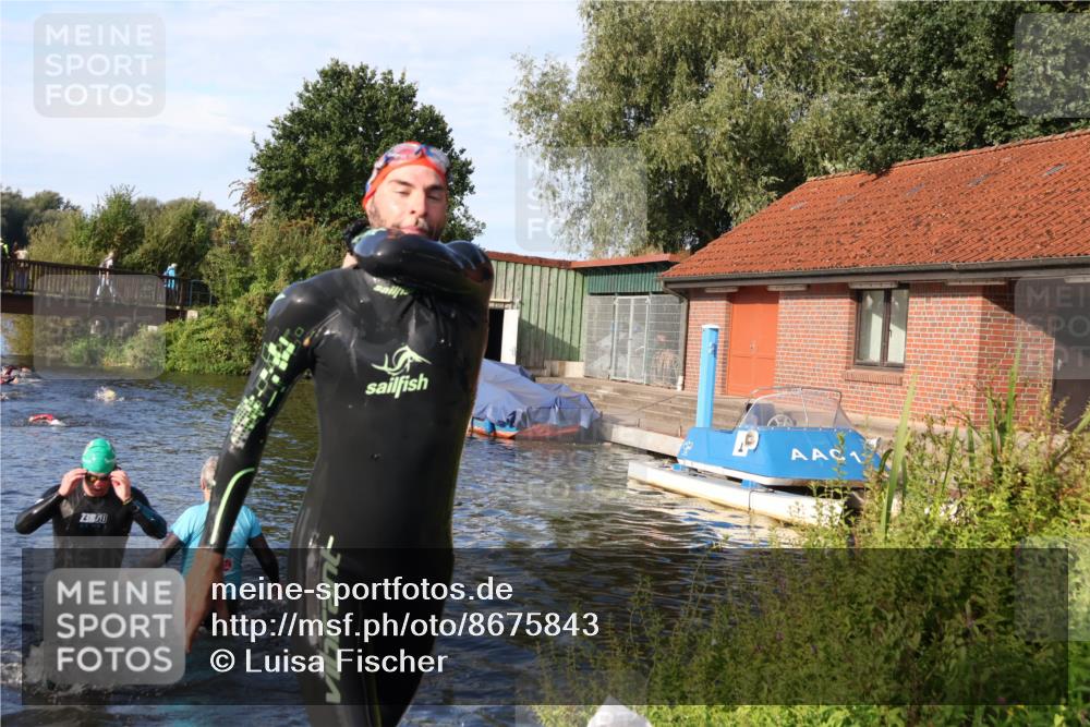 31.08.2025 - Elbe Triathlon Hamburg Luisa Fischer http://msf.ph/oto/8675843 31.08.2025 09:01:08 Schwimmen 471, 514 meine-sportfotos.de