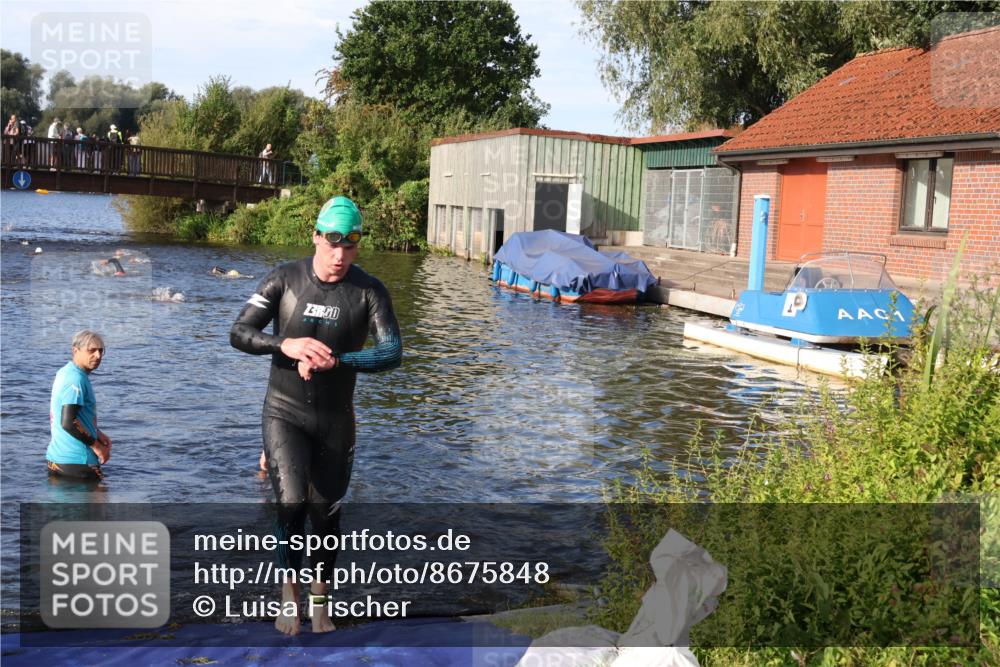 31.08.2025 - Elbe Triathlon Hamburg Luisa Fischer http://msf.ph/oto/8675848 31.08.2025 09:01:11 Schwimmen 471, 514 meine-sportfotos.de