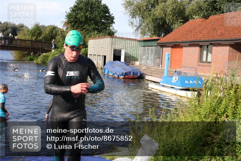 31.08.2025 - Elbe Triathlon Hamburg Luisa Fischer http://msf.ph/oto/8675852 31.08.2025 09:01:12 Schwimmen 471, 514 meine-sportfotos.de
