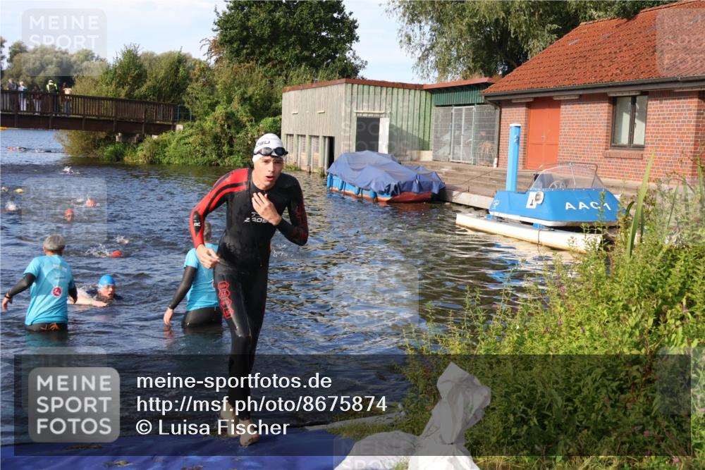 31.08.2025 - Elbe Triathlon Hamburg Luisa Fischer http://msf.ph/oto/8675874 31.08.2025 09:01:33 Schwimmen 502, 533 meine-sportfotos.de