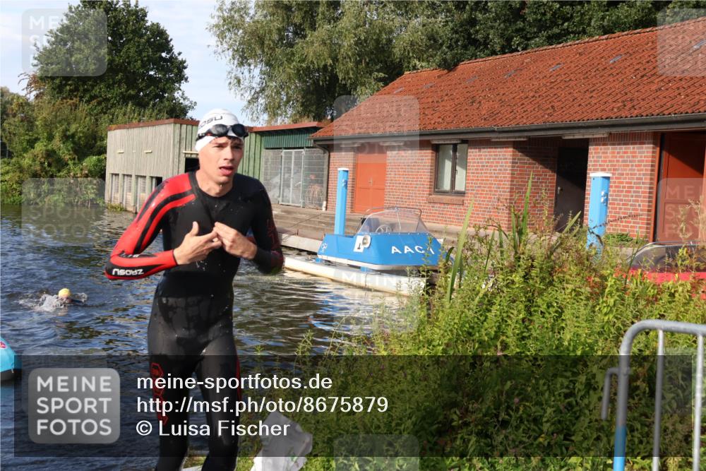 31.08.2025 - Elbe Triathlon Hamburg Luisa Fischer http://msf.ph/oto/8675879 31.08.2025 09:01:34 Schwimmen 502, 533 meine-sportfotos.de