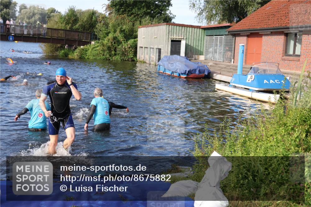 31.08.2025 - Elbe Triathlon Hamburg Luisa Fischer http://msf.ph/oto/8675882 31.08.2025 09:01:38 Schwimmen 431, 533, 534 meine-sportfotos.de
