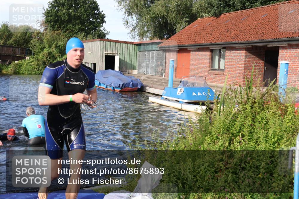 31.08.2025 - Elbe Triathlon Hamburg Luisa Fischer http://msf.ph/oto/8675893 31.08.2025 09:01:40 Schwimmen 431, 533, 534 meine-sportfotos.de