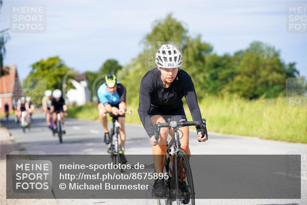 31.08.2025 - Elbe Triathlon Hamburg Michael Burmester http://msf.ph/oto/8675895 31.08.2025 10:21:57 Radfahren 654, 769, 796, 810, 814, 842, 844, 849, 953, 1024, 1030, 1101 meine-sportfotos.de