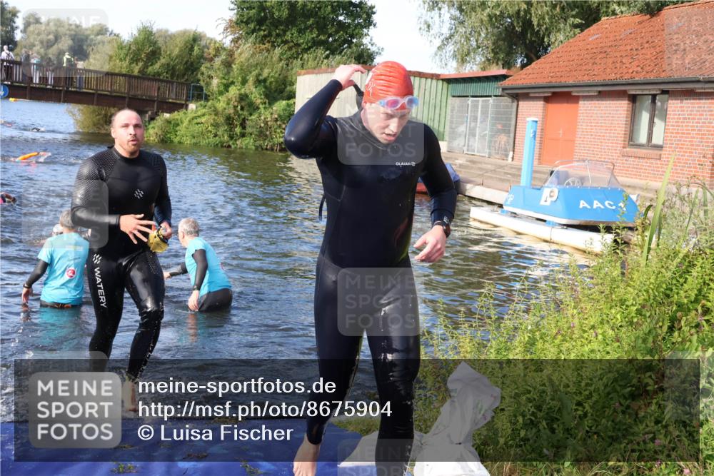 31.08.2025 - Elbe Triathlon Hamburg Luisa Fischer http://msf.ph/oto/8675904 31.08.2025 09:01:45 Schwimmen 421, 431, 444, 534 meine-sportfotos.de
