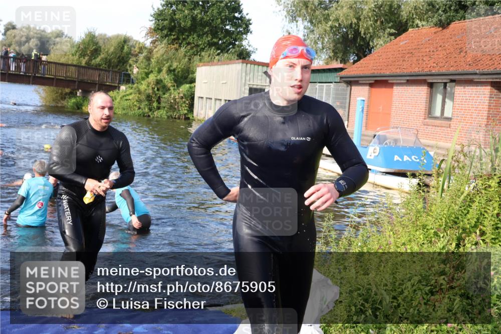 31.08.2025 - Elbe Triathlon Hamburg Luisa Fischer http://msf.ph/oto/8675905 31.08.2025 09:01:46 Schwimmen 421, 431, 444, 534 meine-sportfotos.de
