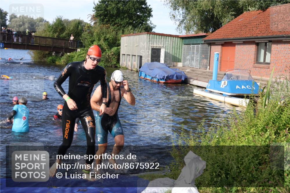 31.08.2025 - Elbe Triathlon Hamburg Luisa Fischer http://msf.ph/oto/8675922 31.08.2025 09:01:53 Schwimmen 421, 434, 444, 519 meine-sportfotos.de