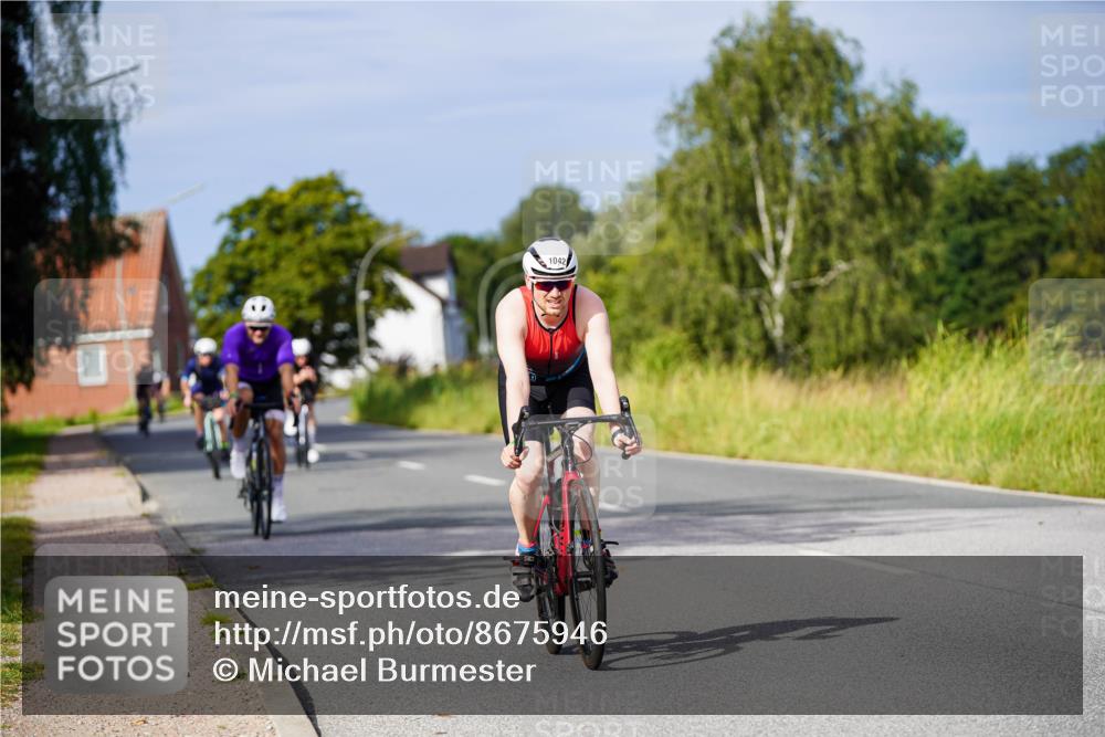 31.08.2025 - Elbe Triathlon Hamburg Michael Burmester http://msf.ph/oto/8675946 31.08.2025 10:22:05 Radfahren 413, 783, 842, 1042, 1081, 1101 meine-sportfotos.de