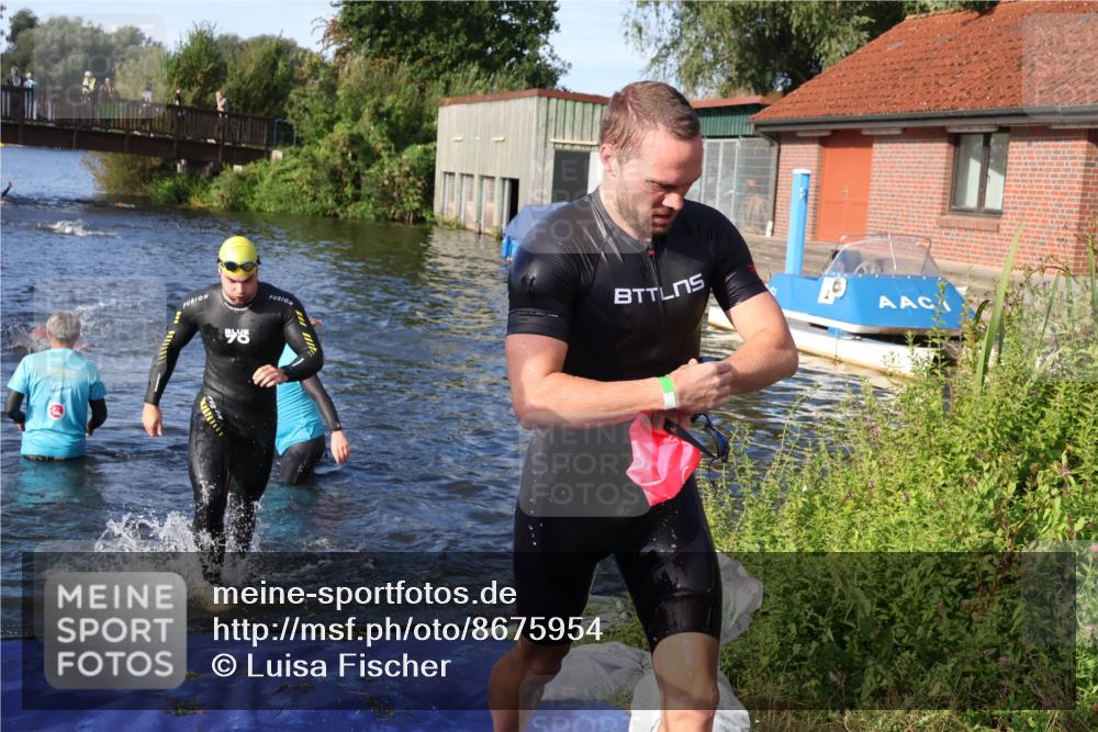 31.08.2025 - Elbe Triathlon Hamburg Luisa Fischer http://msf.ph/oto/8675954 31.08.2025 09:02:06 Schwimmen 409, 469, 507 meine-sportfotos.de