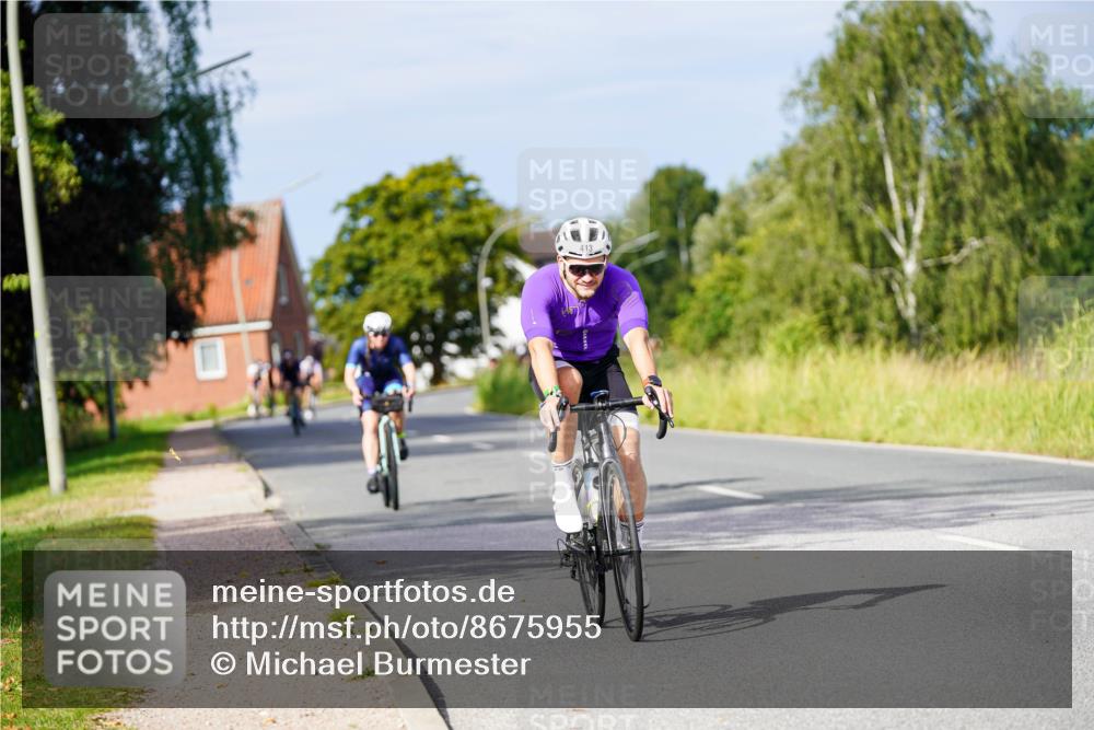 31.08.2025 - Elbe Triathlon Hamburg Michael Burmester http://msf.ph/oto/8675955 31.08.2025 10:22:07 Radfahren 413, 783, 842, 1042, 1081 meine-sportfotos.de