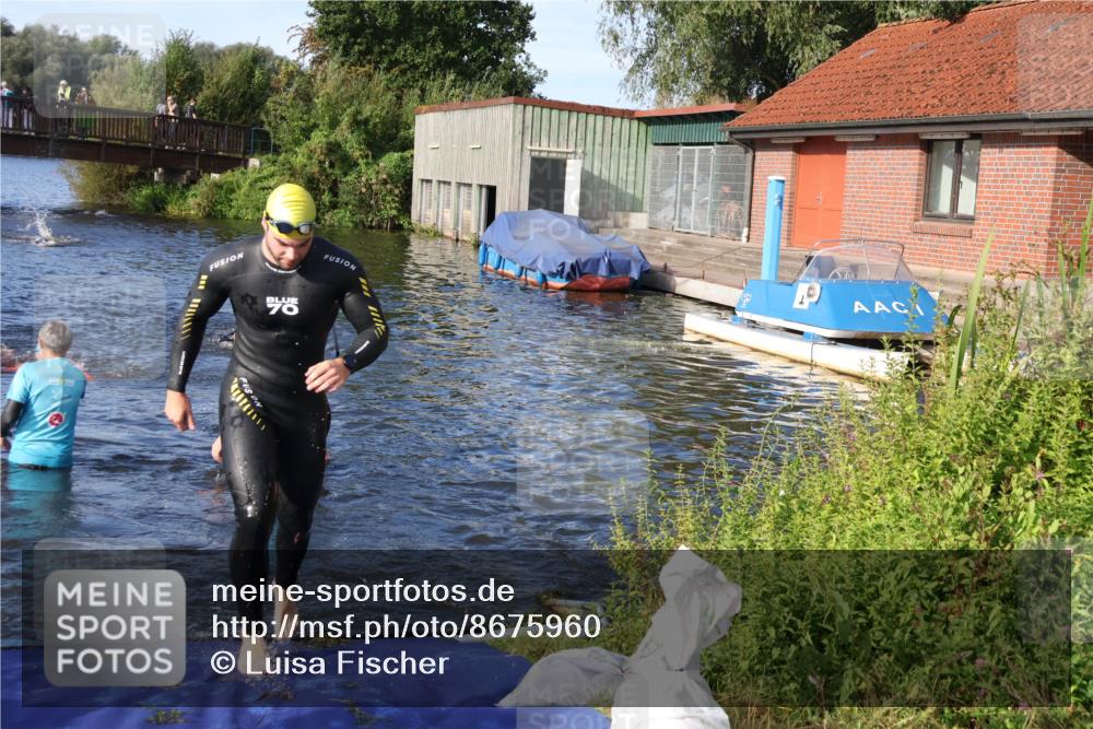 31.08.2025 - Elbe Triathlon Hamburg Luisa Fischer http://msf.ph/oto/8675960 31.08.2025 09:02:07 Schwimmen 409, 469, 507 meine-sportfotos.de