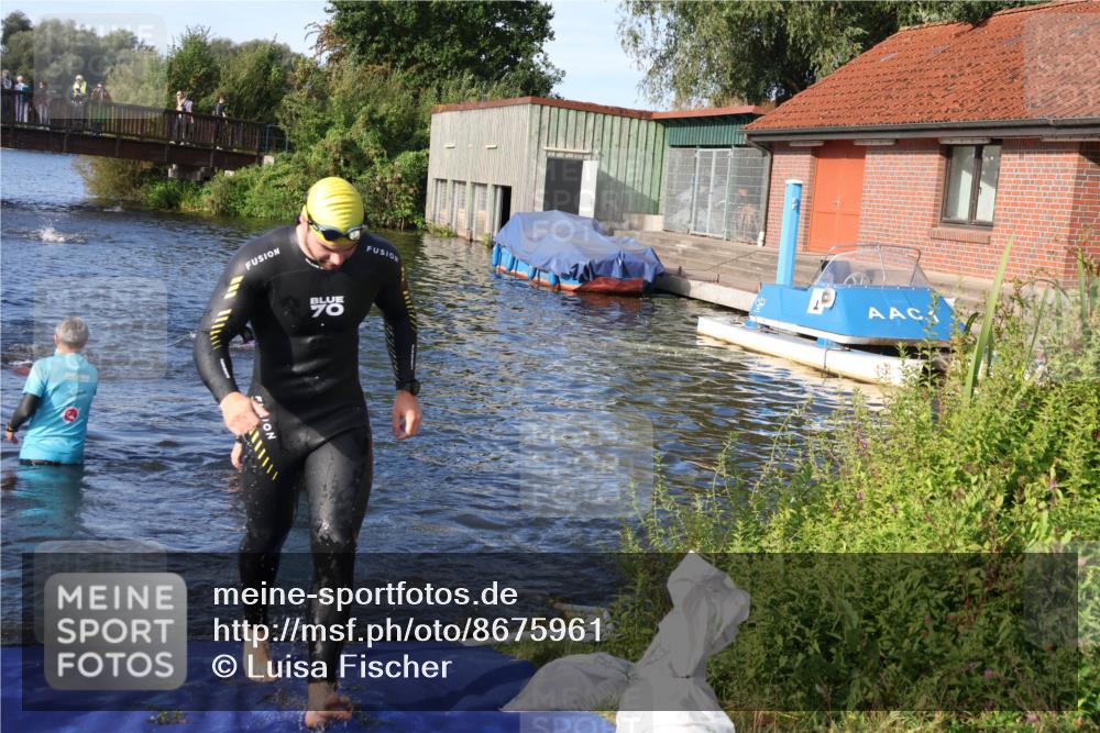 31.08.2025 - Elbe Triathlon Hamburg Luisa Fischer http://msf.ph/oto/8675961 31.08.2025 09:02:07 Schwimmen 409, 469, 507 meine-sportfotos.de