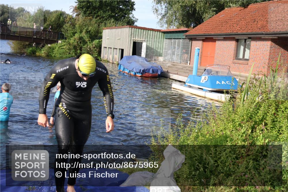 31.08.2025 - Elbe Triathlon Hamburg Luisa Fischer http://msf.ph/oto/8675965 31.08.2025 09:02:08 Schwimmen 409, 469, 507 meine-sportfotos.de