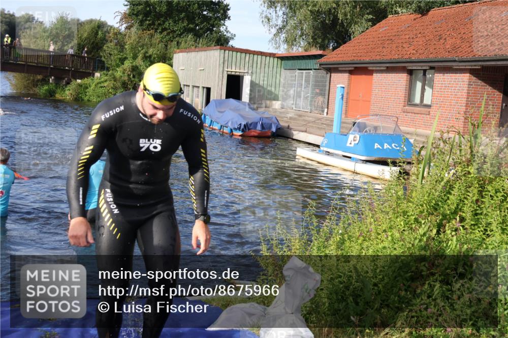 31.08.2025 - Elbe Triathlon Hamburg Luisa Fischer http://msf.ph/oto/8675966 31.08.2025 09:02:08 Schwimmen 409, 469, 507 meine-sportfotos.de