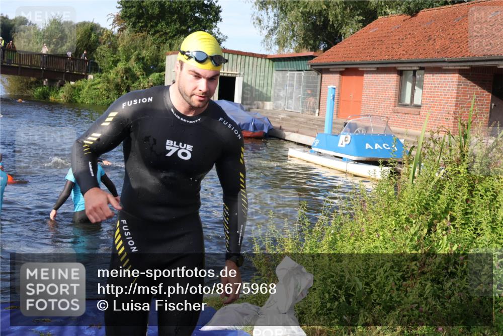31.08.2025 - Elbe Triathlon Hamburg Luisa Fischer http://msf.ph/oto/8675968 31.08.2025 09:02:08 Schwimmen 409, 469, 507 meine-sportfotos.de