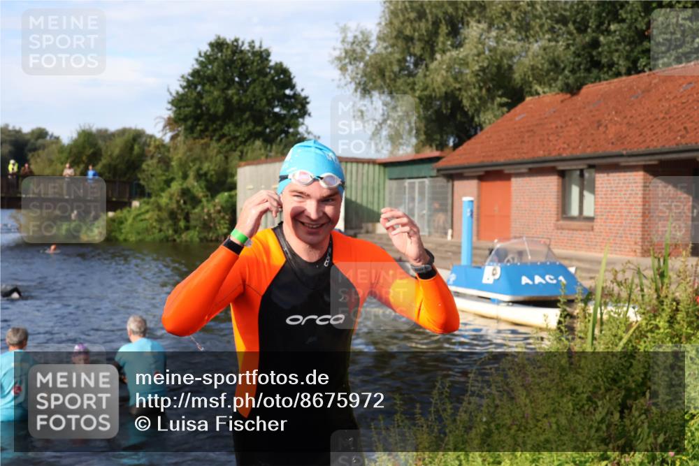 31.08.2025 - Elbe Triathlon Hamburg Luisa Fischer http://msf.ph/oto/8675972 31.08.2025 09:02:17 Schwimmen 409, 415 meine-sportfotos.de