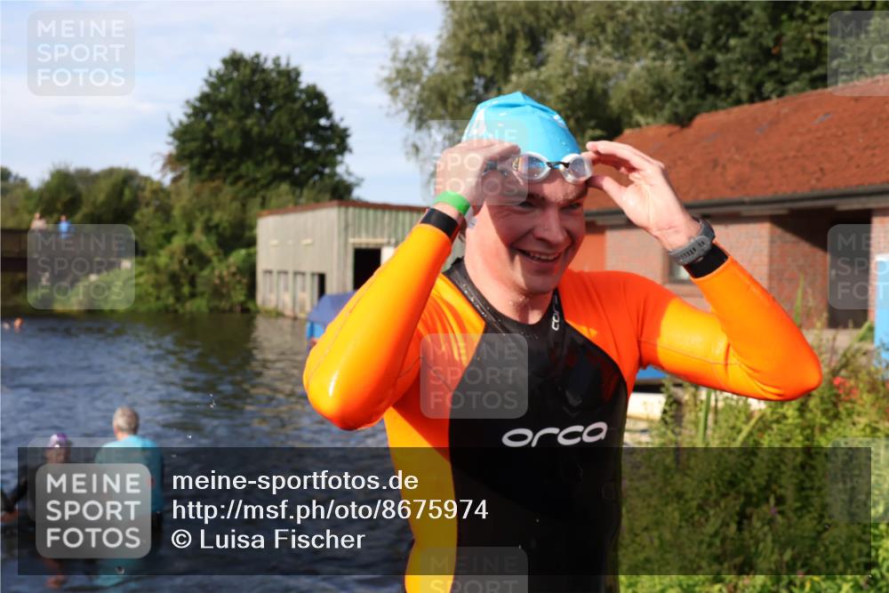 31.08.2025 - Elbe Triathlon Hamburg Luisa Fischer http://msf.ph/oto/8675974 31.08.2025 09:02:17 Schwimmen 409, 415 meine-sportfotos.de