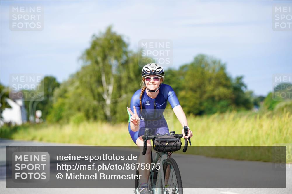 31.08.2025 - Elbe Triathlon Hamburg Michael Burmester http://msf.ph/oto/8675975 31.08.2025 10:22:10 Radfahren 413, 783, 824, 1000, 1081 meine-sportfotos.de