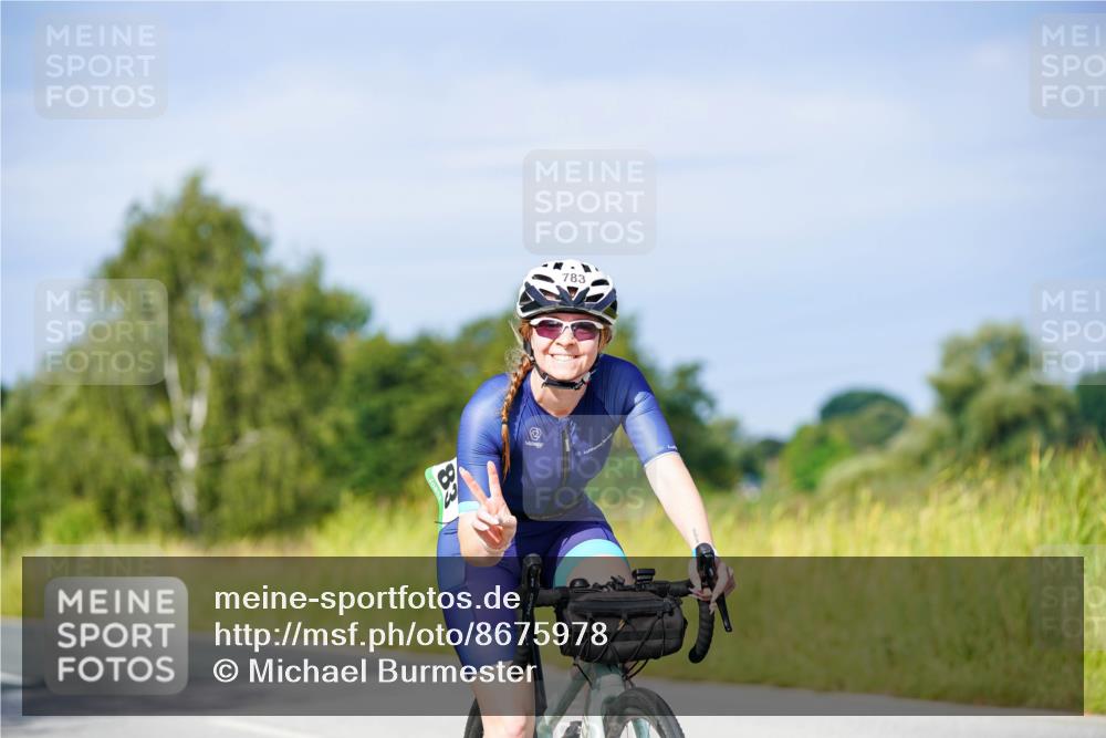 31.08.2025 - Elbe Triathlon Hamburg Michael Burmester http://msf.ph/oto/8675978 31.08.2025 10:22:10 Radfahren 413, 783, 824, 1000, 1081 meine-sportfotos.de