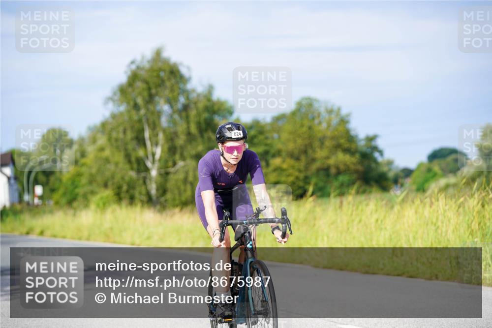 31.08.2025 - Elbe Triathlon Hamburg Michael Burmester http://msf.ph/oto/8675987 31.08.2025 10:22:15 Radfahren 730, 824, 974, 1000 meine-sportfotos.de