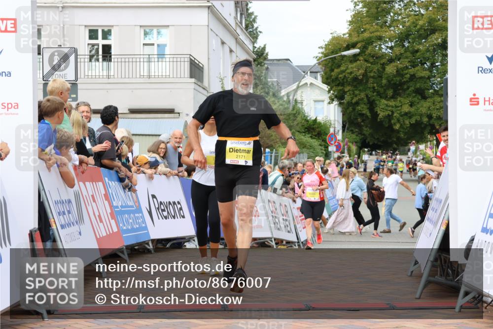 31.08.2025 - 21. Blankeneser Heldenlauf Strokosch-Dieckow http://msf.ph/oto/8676007 31.08.2025 10:34:07 Ziel 2378, 2563, 2724, 2120, 2171 meine-sportfotos.de