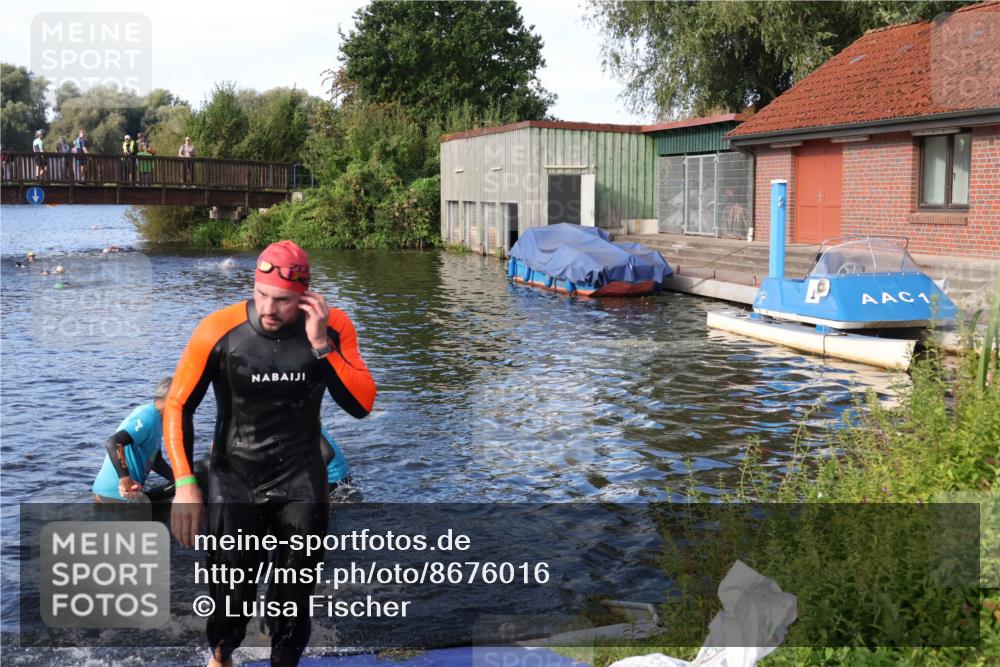 31.08.2025 - Elbe Triathlon Hamburg Luisa Fischer http://msf.ph/oto/8676016 31.08.2025 09:03:00 Schwimmen 480, 493, 496 meine-sportfotos.de