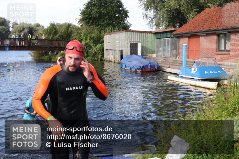 31.08.2025 - Elbe Triathlon Hamburg Luisa Fischer http://msf.ph/oto/8676020 31.08.2025 09:03:01 Schwimmen 480, 493, 496 meine-sportfotos.de