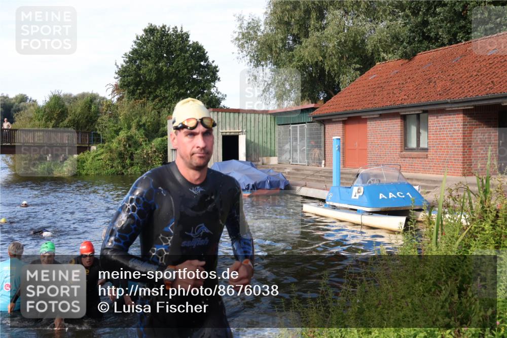 31.08.2025 - Elbe Triathlon Hamburg Luisa Fischer http://msf.ph/oto/8676038 31.08.2025 09:03:33 Schwimmen 394, 582, 619 meine-sportfotos.de