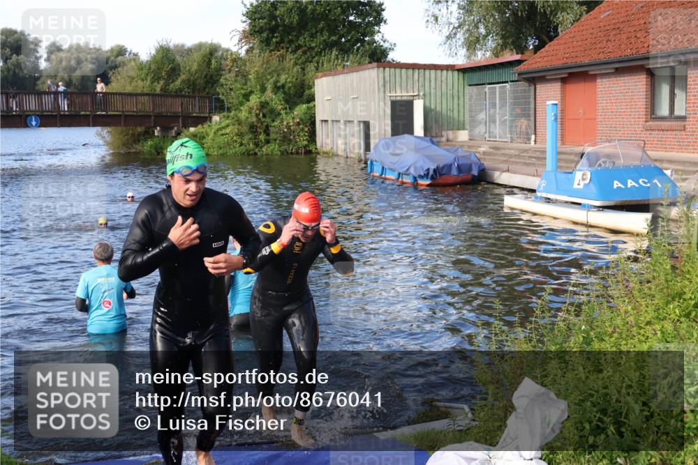 31.08.2025 - Elbe Triathlon Hamburg Luisa Fischer http://msf.ph/oto/8676041 31.08.2025 09:03:35 Schwimmen 394, 582, 619 meine-sportfotos.de