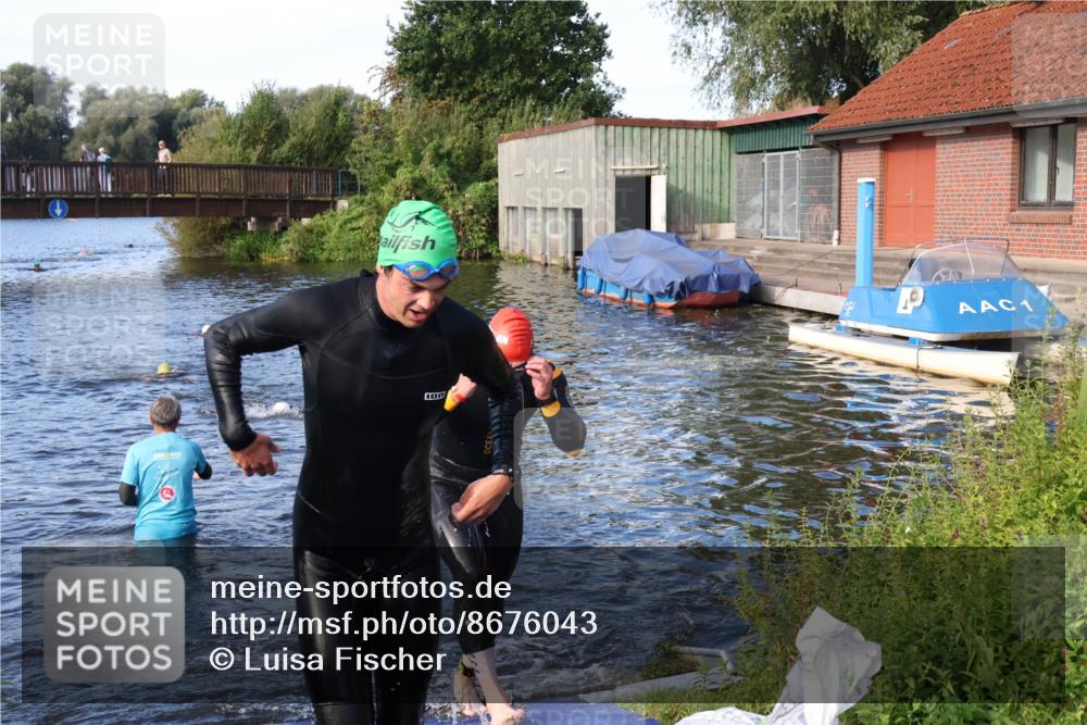 31.08.2025 - Elbe Triathlon Hamburg Luisa Fischer http://msf.ph/oto/8676043 31.08.2025 09:03:36 Schwimmen 394, 582, 619 meine-sportfotos.de