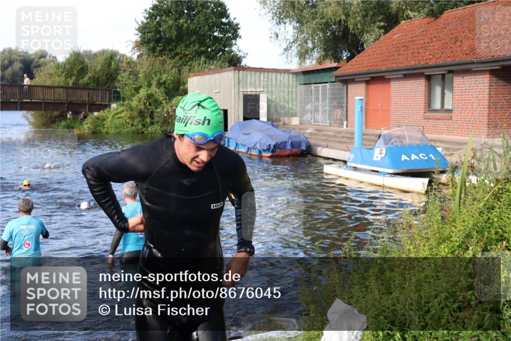 31.08.2025 - Elbe Triathlon Hamburg Luisa Fischer http://msf.ph/oto/8676045 31.08.2025 09:03:36 Schwimmen 394, 582, 619 meine-sportfotos.de