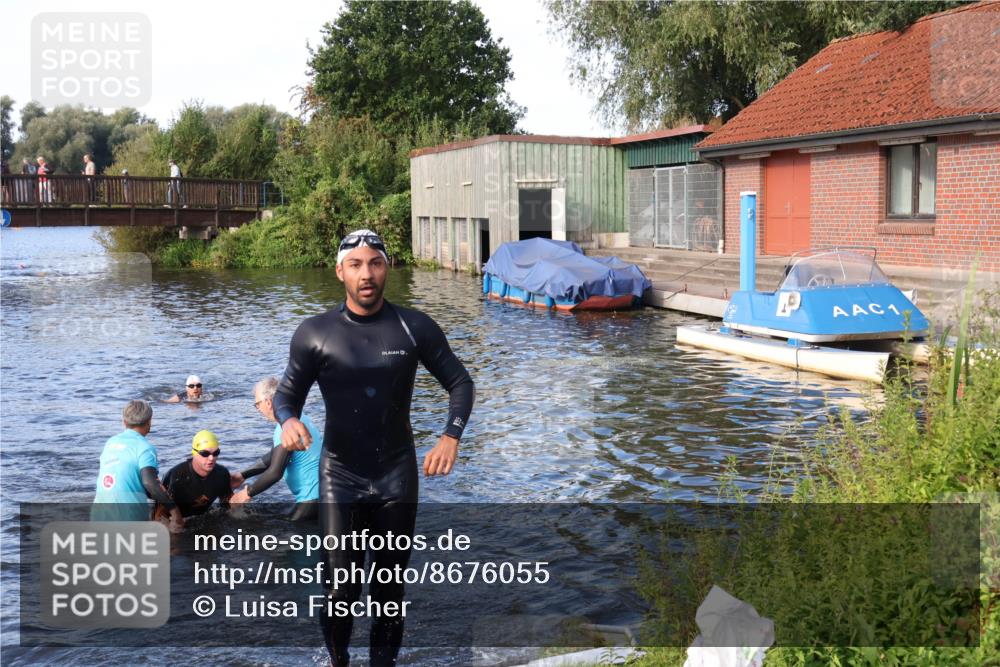 31.08.2025 - Elbe Triathlon Hamburg Luisa Fischer http://msf.ph/oto/8676055 31.08.2025 09:03:48 Schwimmen 387, 483 meine-sportfotos.de