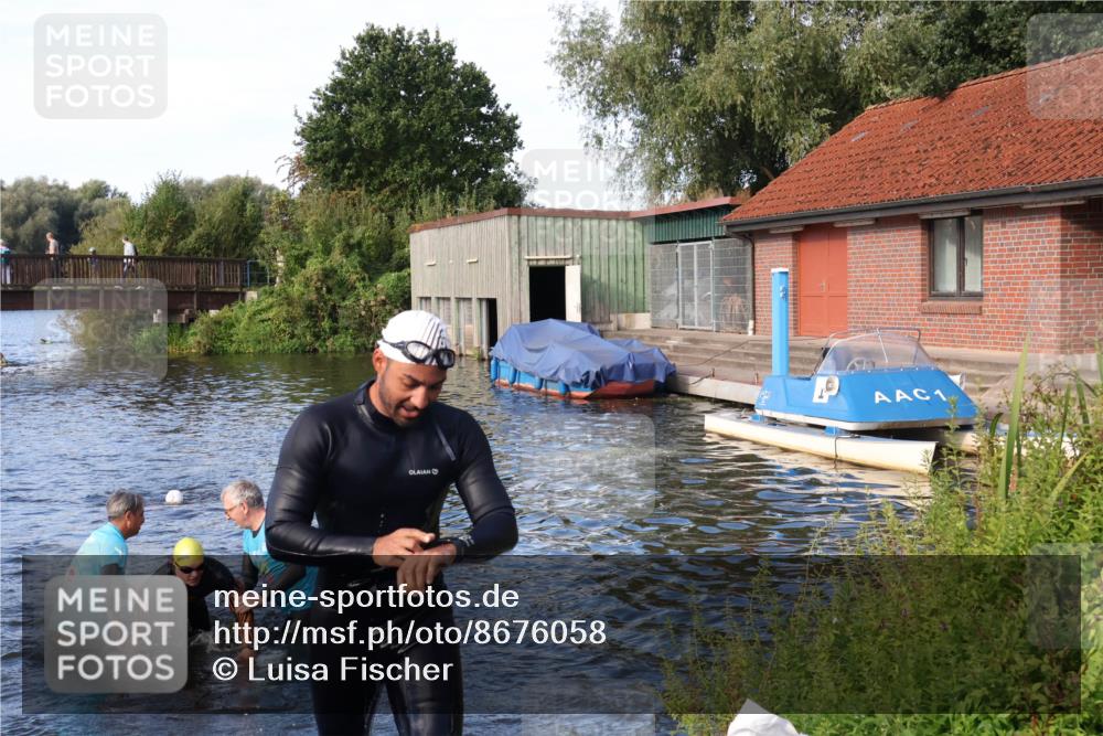 31.08.2025 - Elbe Triathlon Hamburg Luisa Fischer http://msf.ph/oto/8676058 31.08.2025 09:03:49 Schwimmen 387, 483 meine-sportfotos.de