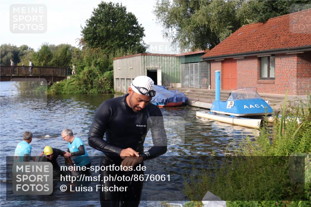 31.08.2025 - Elbe Triathlon Hamburg Luisa Fischer http://msf.ph/oto/8676061 31.08.2025 09:03:49 Schwimmen 387, 483 meine-sportfotos.de