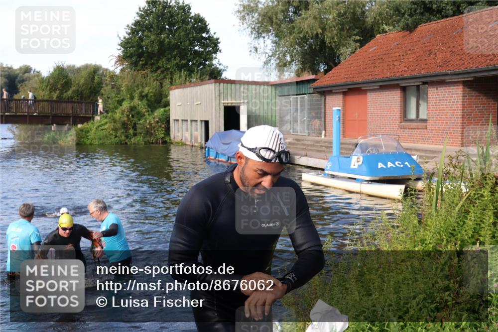 31.08.2025 - Elbe Triathlon Hamburg Luisa Fischer http://msf.ph/oto/8676062 31.08.2025 09:03:50 Schwimmen 387, 483 meine-sportfotos.de