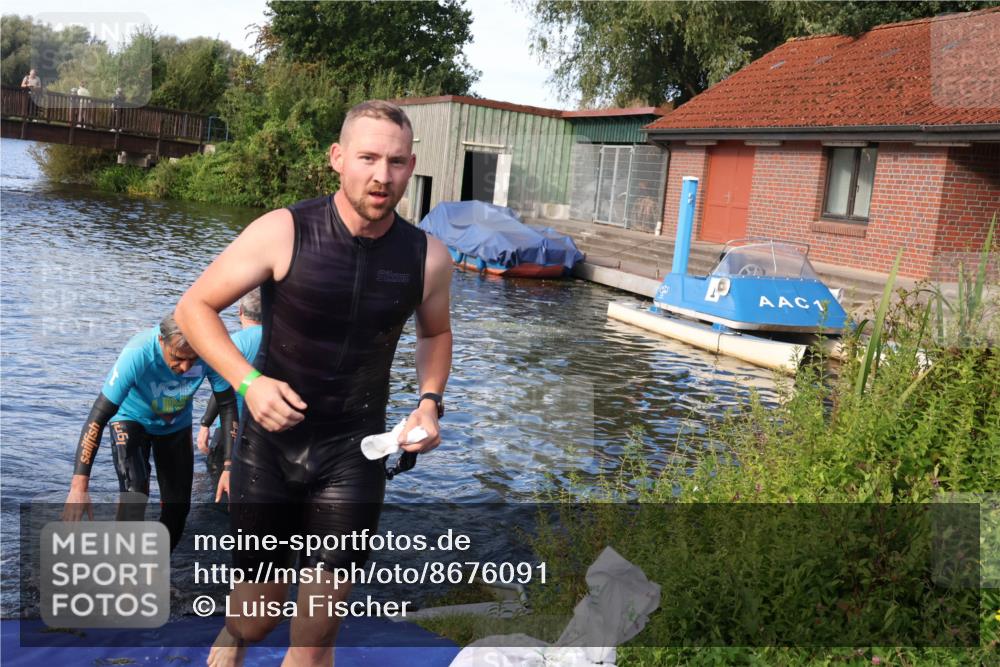 31.08.2025 - Elbe Triathlon Hamburg Luisa Fischer http://msf.ph/oto/8676091 31.08.2025 09:04:02 Schwimmen 528 meine-sportfotos.de
