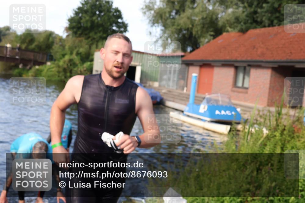31.08.2025 - Elbe Triathlon Hamburg Luisa Fischer http://msf.ph/oto/8676093 31.08.2025 09:04:02 Schwimmen 528 meine-sportfotos.de