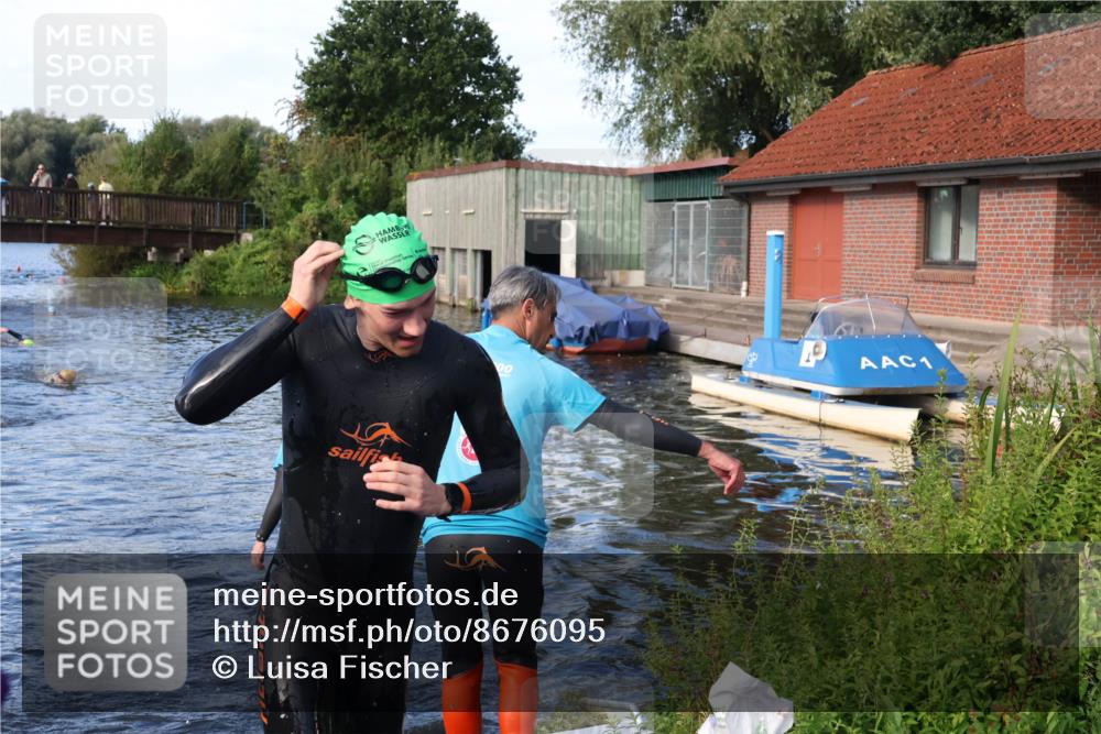 31.08.2025 - Elbe Triathlon Hamburg Luisa Fischer http://msf.ph/oto/8676095 31.08.2025 09:04:32 Schwimmen 407 meine-sportfotos.de
